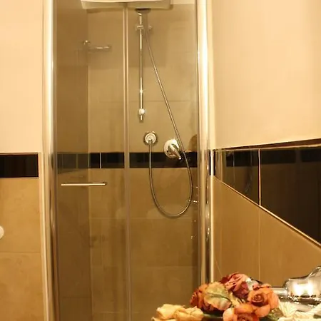 فندق مبيت وإفطار Le Sorelle Lumiere *